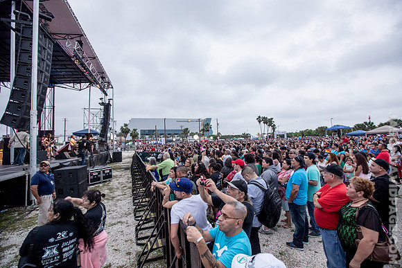 Fiesta de la Flor Crowds