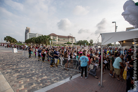 Fiesta de la Flor Crowds