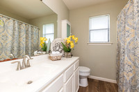 2086 Lakeview South