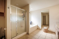 6152 St Denis